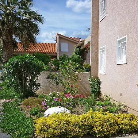 Le Clos De St Cyprien-10 By Interhome